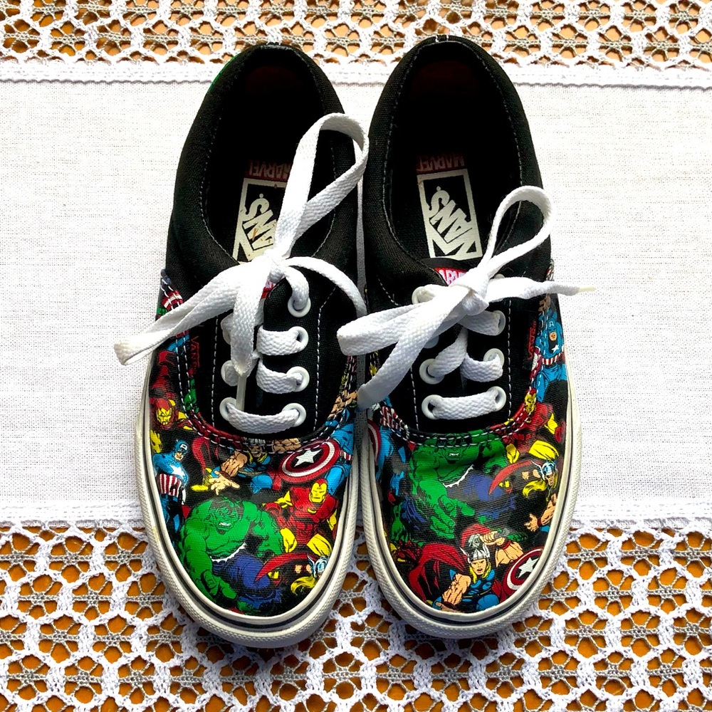 Vans (RARE) MARVEL COMICS Kids Shoes!
